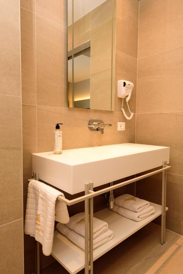 Navy Hotell